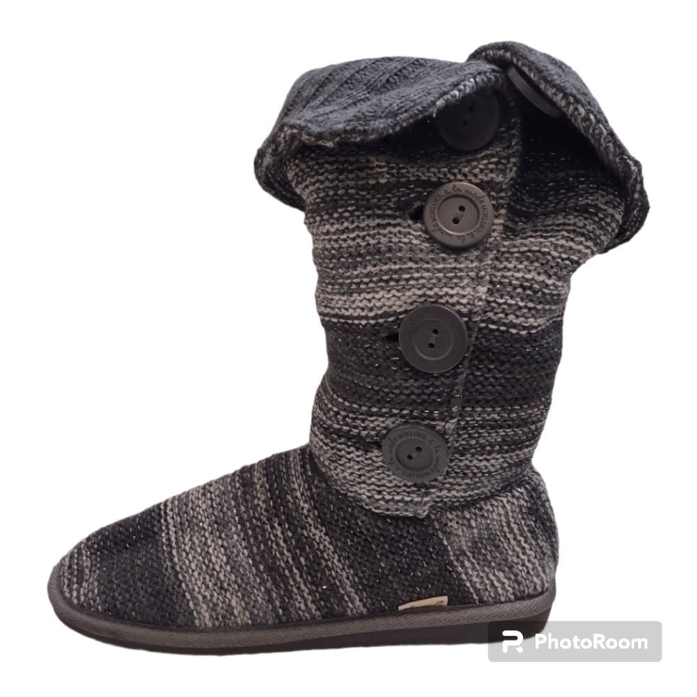 Gray MUK LUKS Sweater Boots Size 8